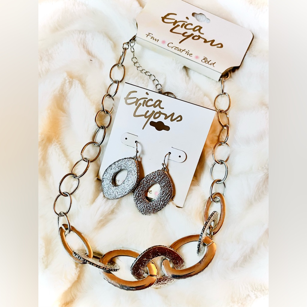 Erica Lyons Silver Tone Necklace And Earring Set